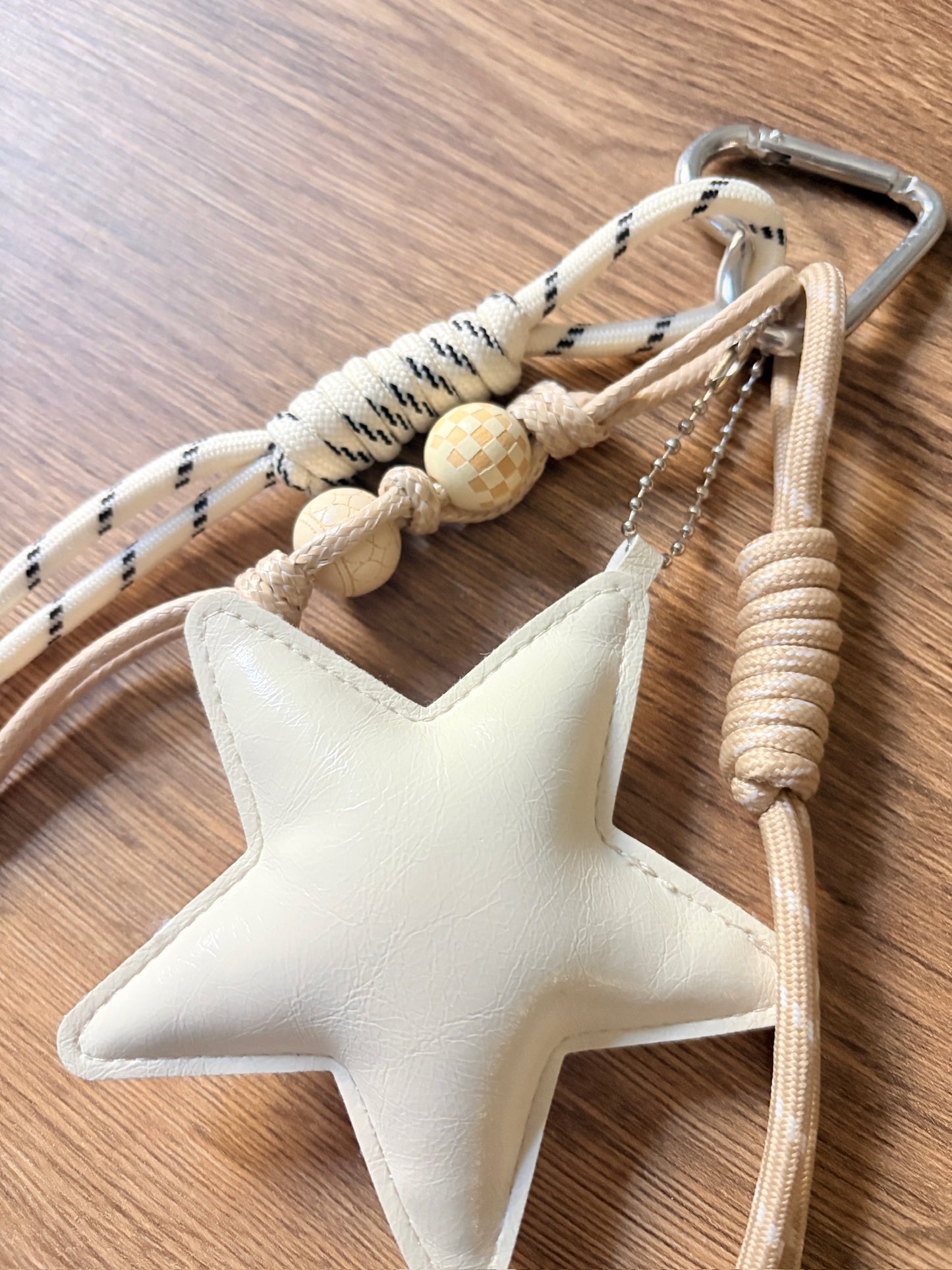 Beige star
