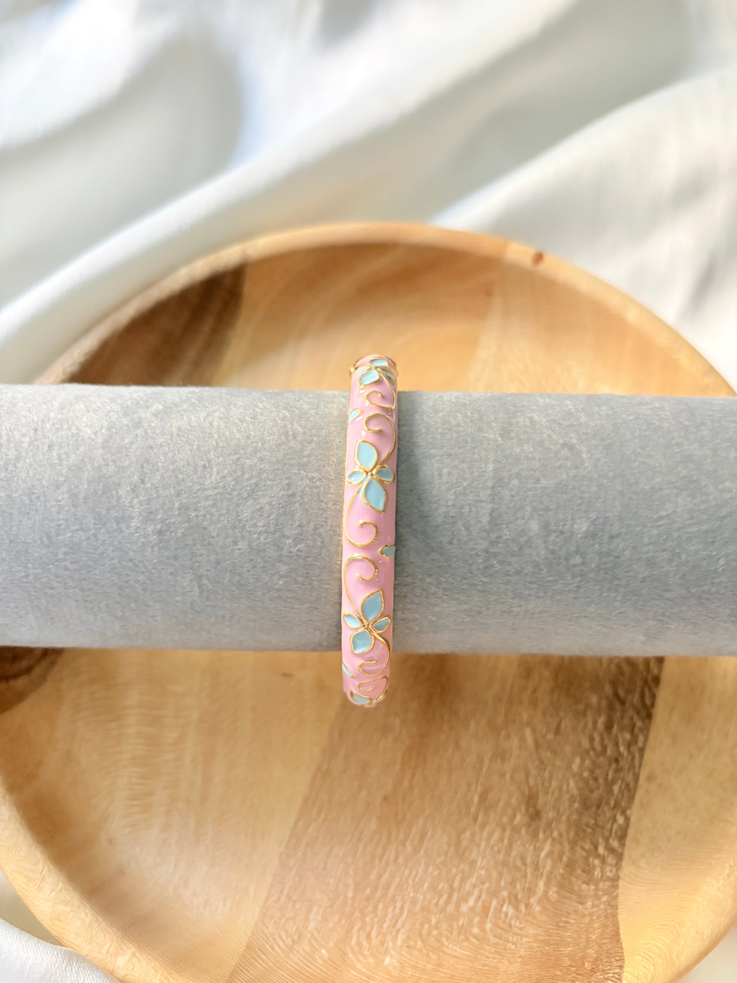 Pink and blue flowers bangle