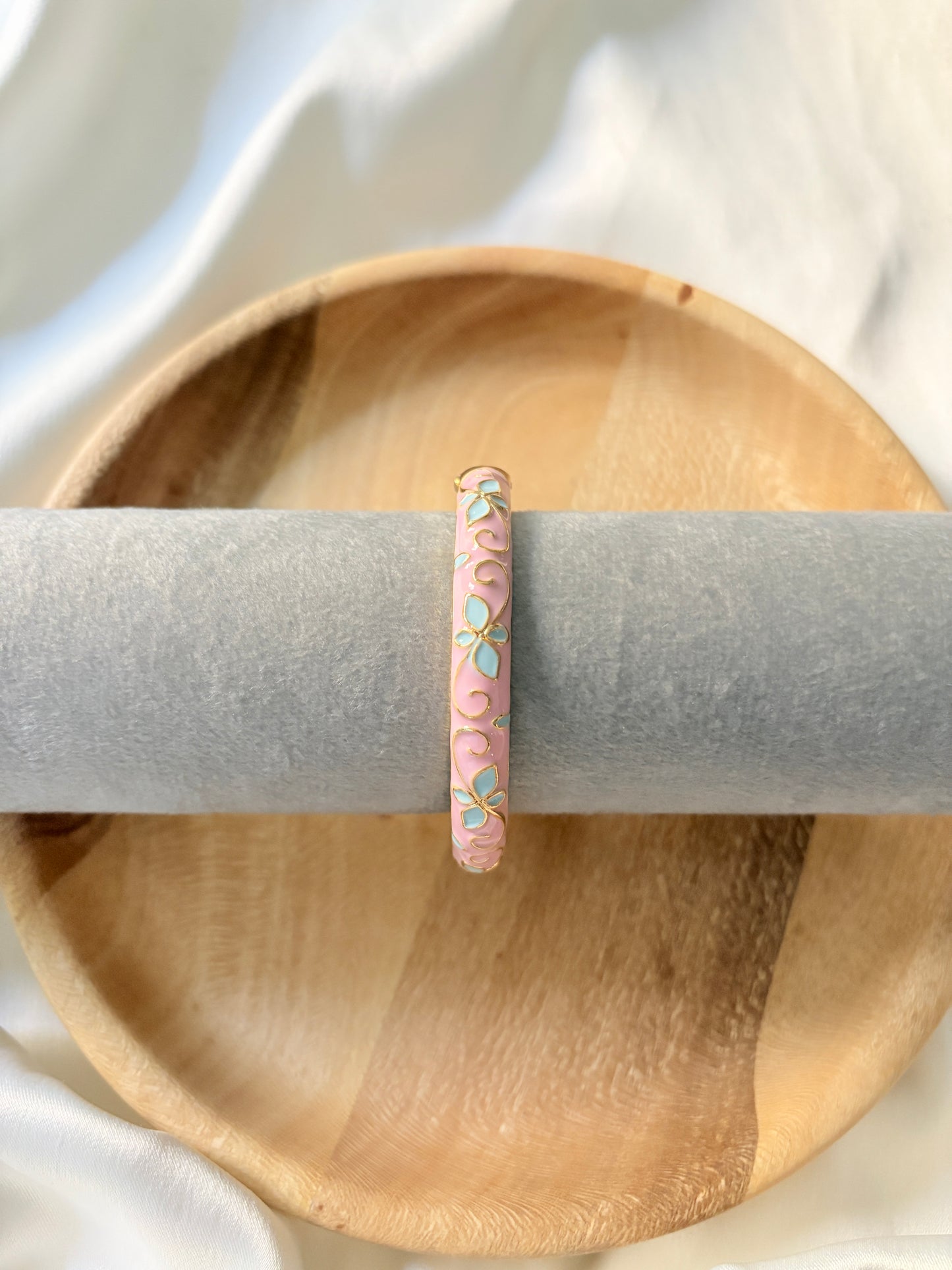 Pink and blue flowers bangle