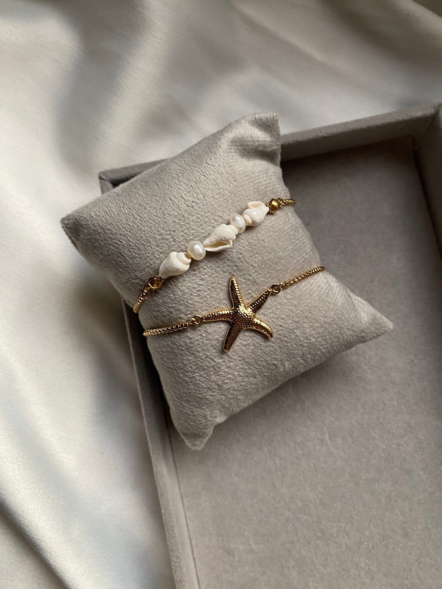 Stainless steel pull bracelet