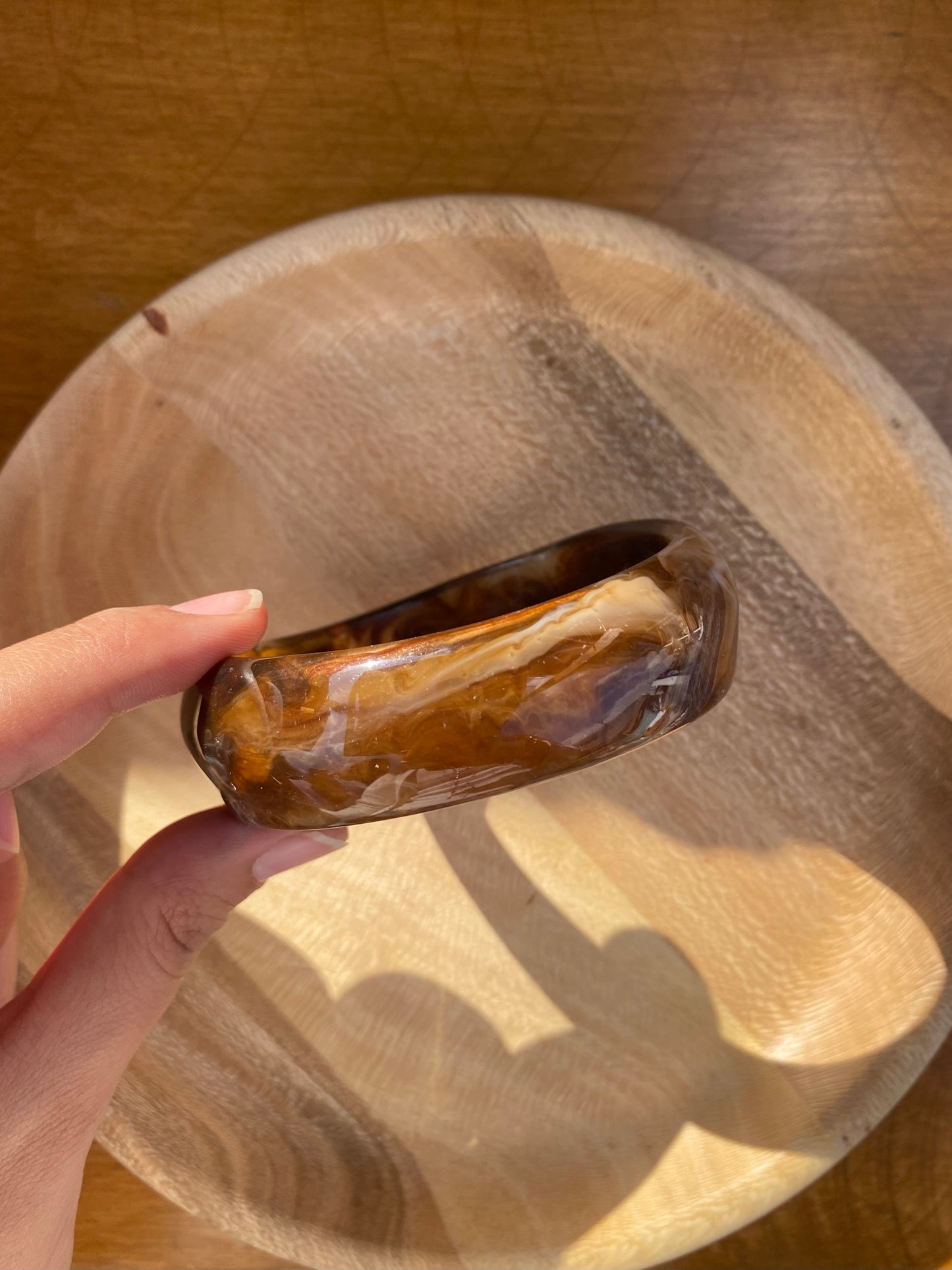 Brown shades circle bangle