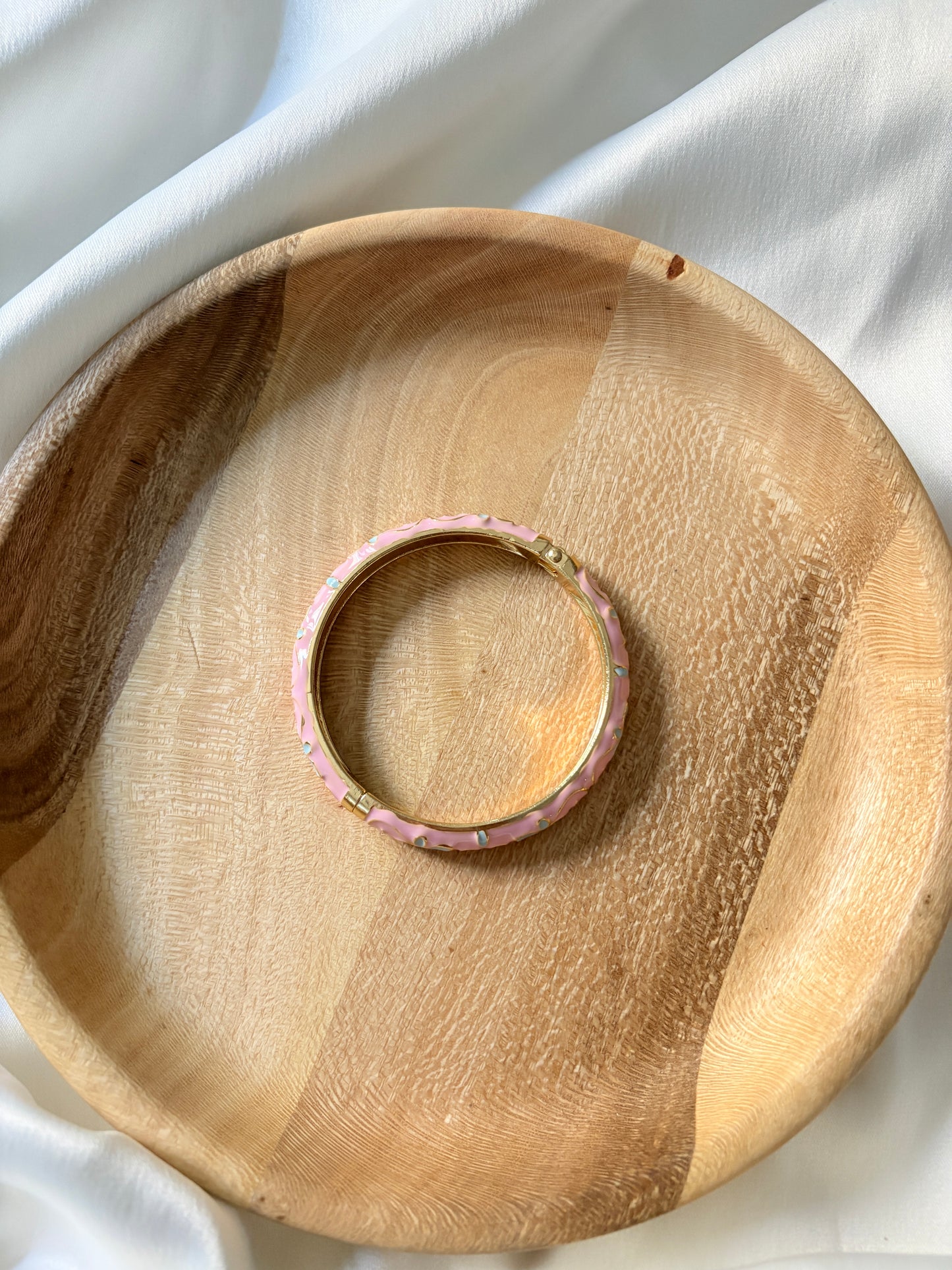 Pink and blue flowers bangle