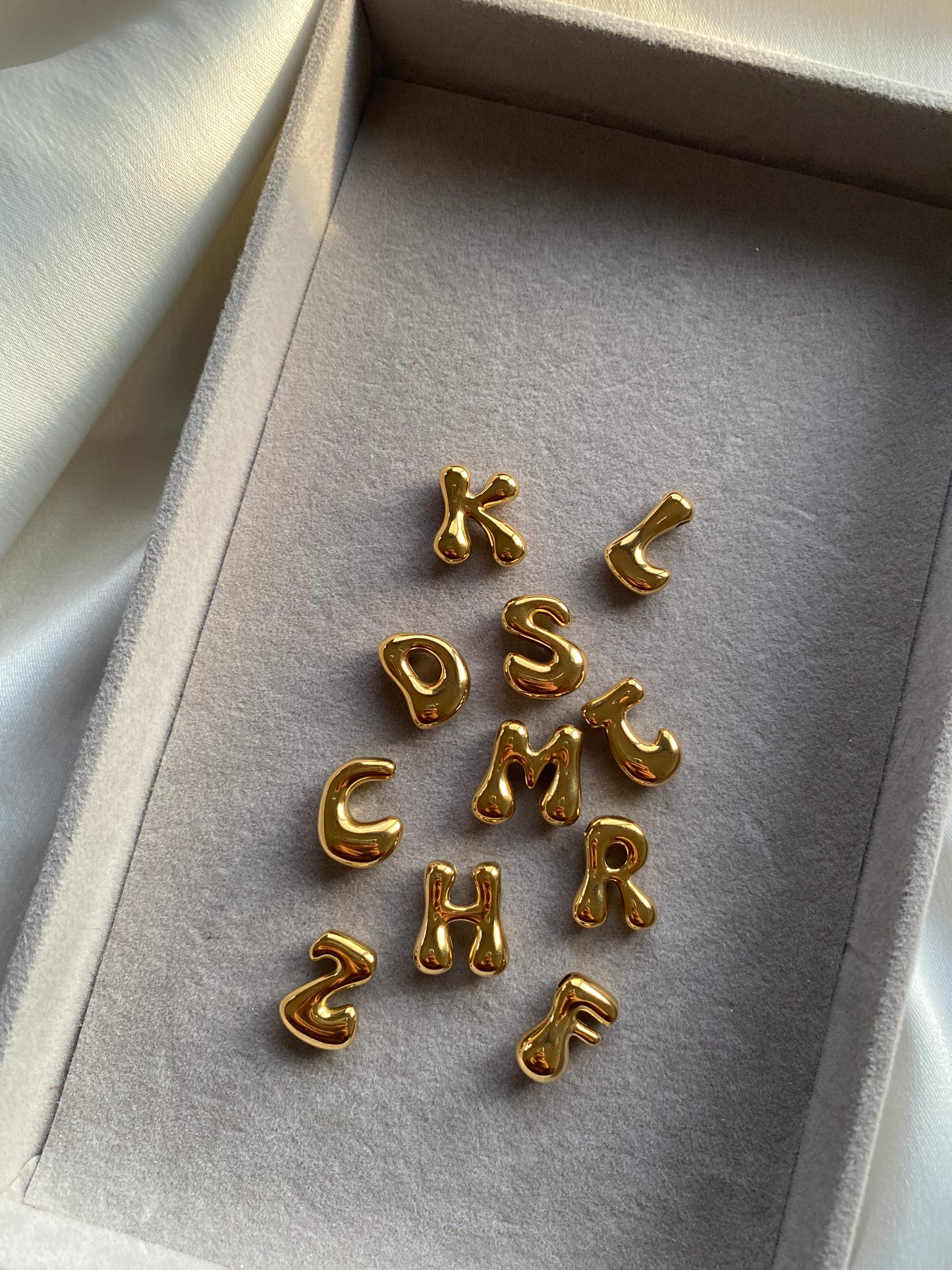 Bubbly initial necklace