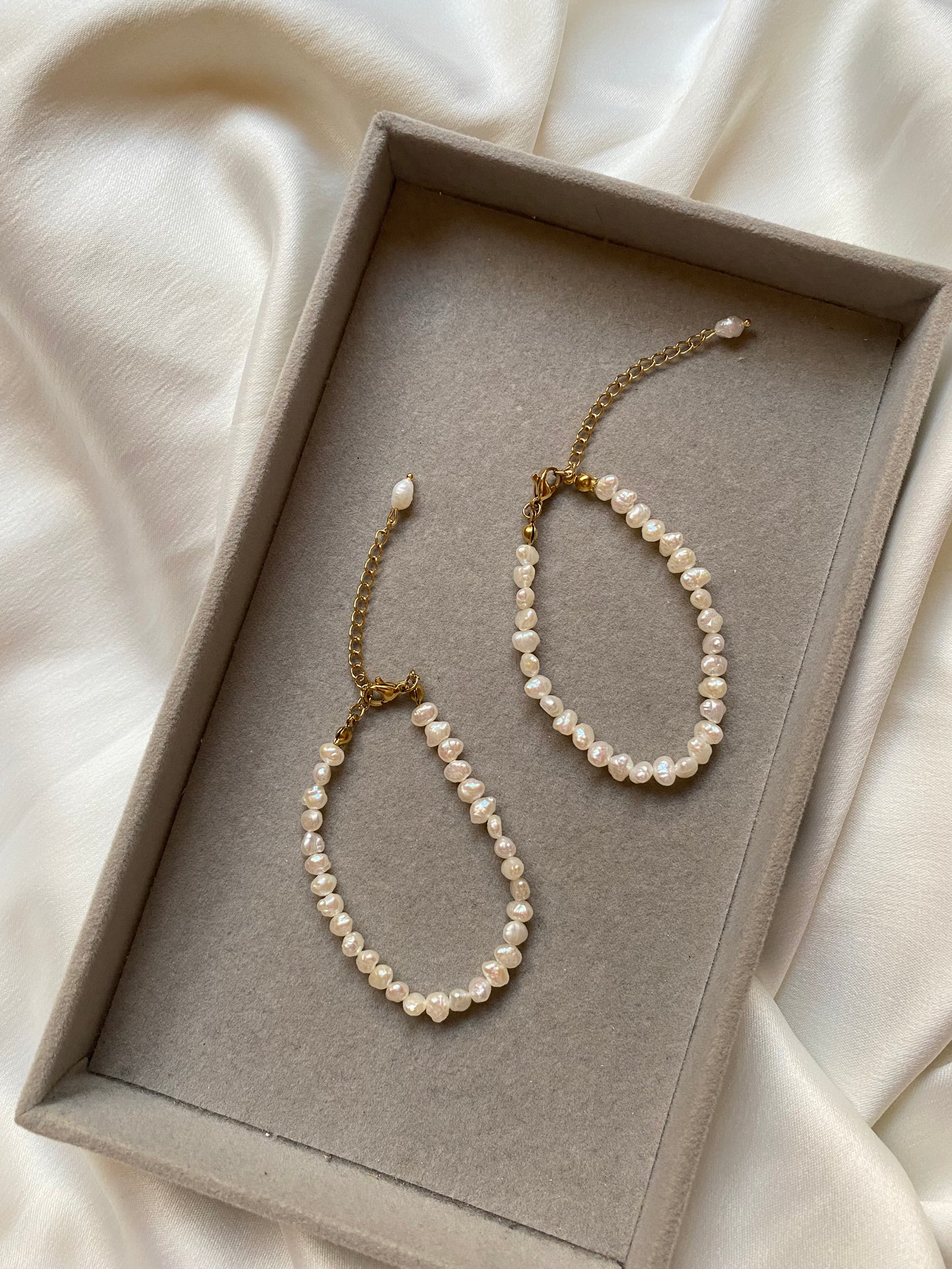 Natural pearls bracelet