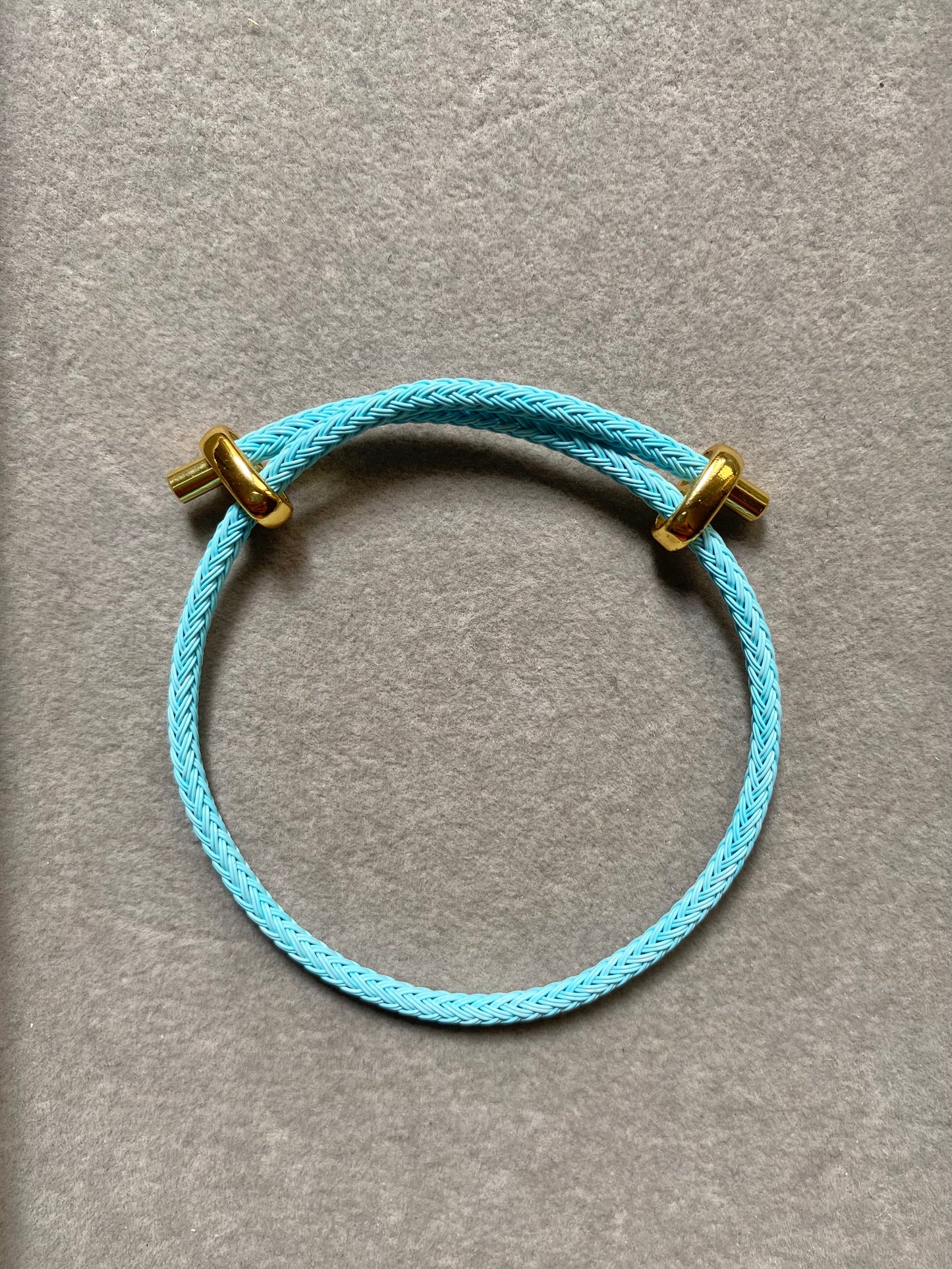 Light blue band