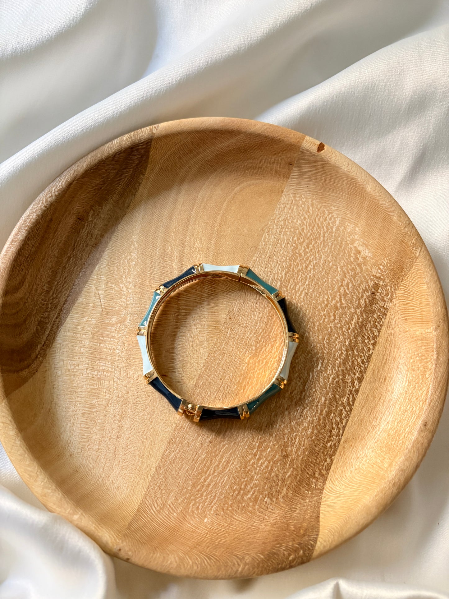 Blue shades bamboo bangle