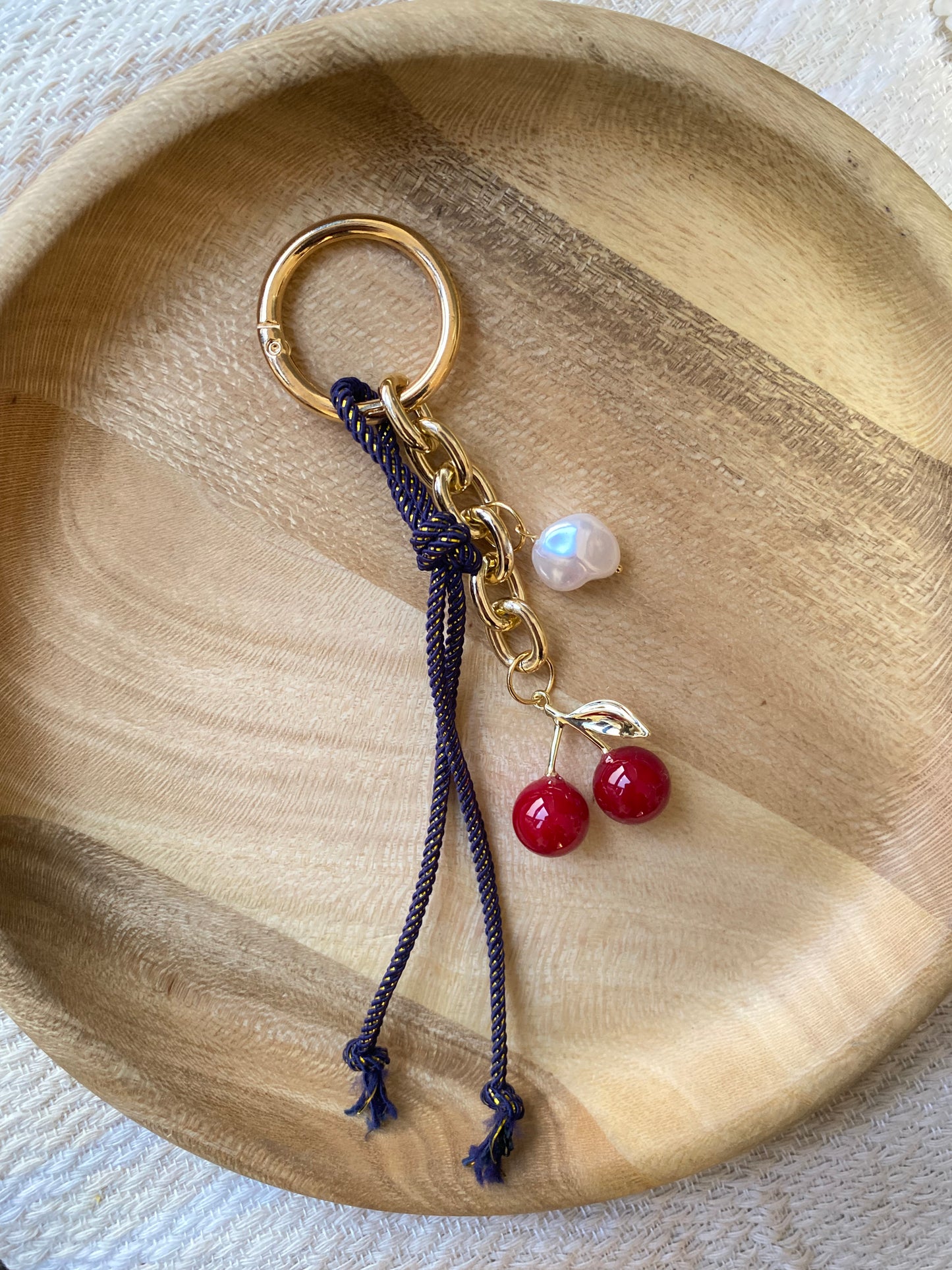 Navy x burgundy bagchain